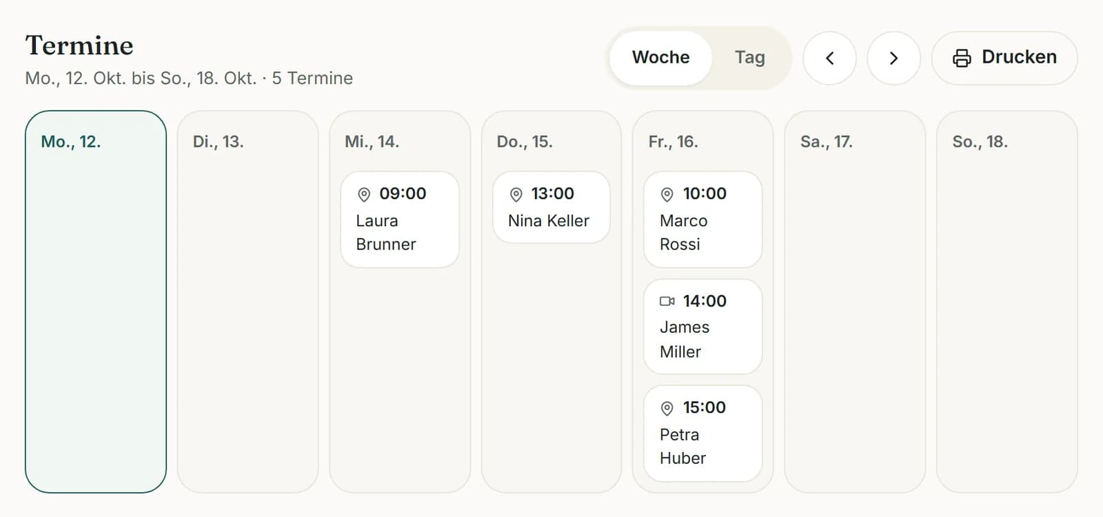 Wochenansicht des Praxiskalenders mit Terminen vor Ort und per Video